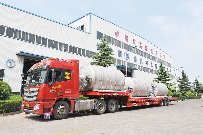 華泰集團(tuán)生產(chǎn)制造的200T/D大豆制油、30T煉油項目發(fā)貨黑龍江