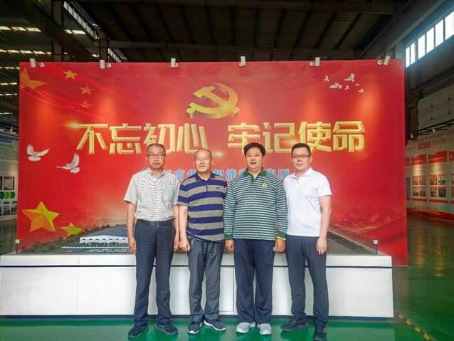 中國(guó)農(nóng)業(yè)產(chǎn)業(yè)化龍頭企業(yè)協(xié)會(huì)油料產(chǎn)業(yè)分會(huì)會(huì)長(zhǎng)相海一行調(diào)研華泰智能裝備集團(tuán) 共探行業(yè)發(fā)展新機(jī)遇