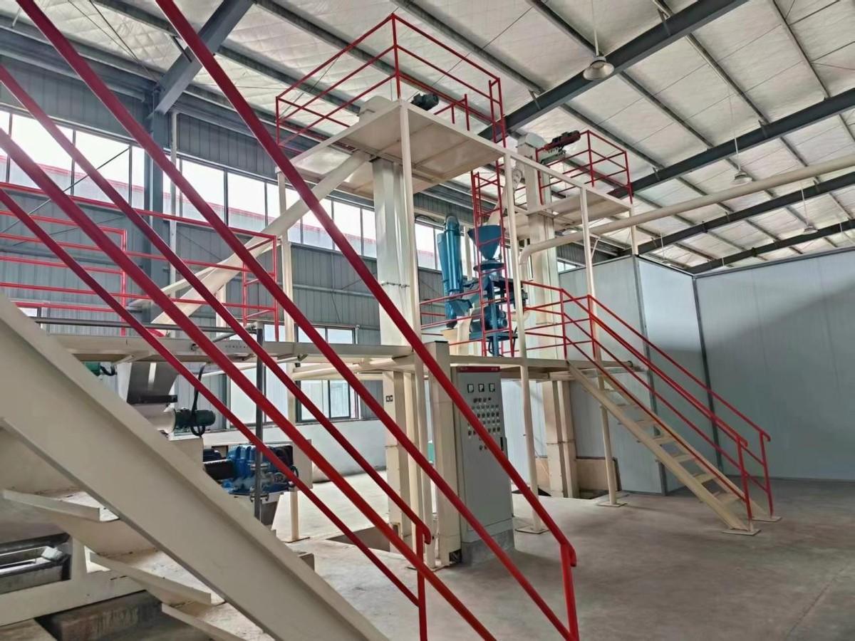 華泰集團(tuán)設(shè)計(jì)制造的日處理6T茶籽制油，500kg精煉脫蠟項(xiàng)目交付