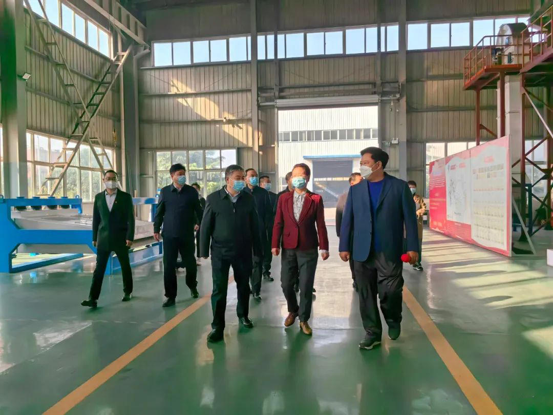 安陽市人大常委會(huì)主任、黨組書記徐家平蒞臨華泰集團(tuán)調(diào)研制造業(yè)高質(zhì)量發(fā)展