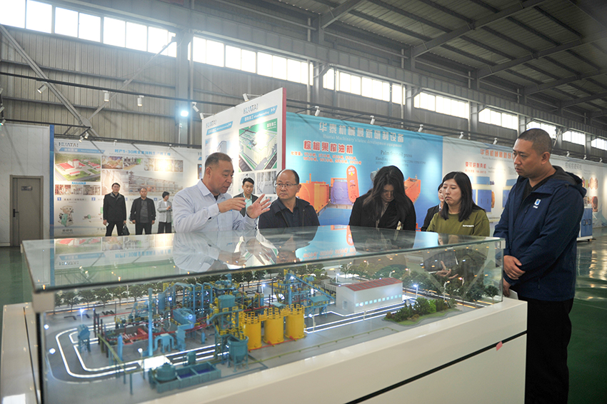 河南省委統(tǒng)戰(zhàn)部蒞臨華泰智能裝備集團調研