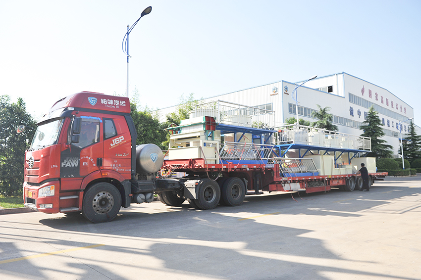 華泰集團(tuán)生產(chǎn)制造的3T精煉脫蠟項目發(fā)貨新疆