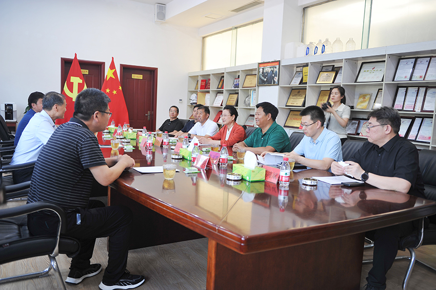 省人大財經(jīng)委員會主任委員劉荃一行蒞臨華泰智能裝備集團(tuán)調(diào)研